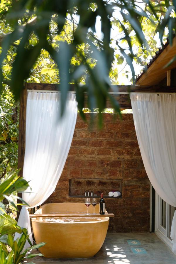 Larisa Resort Ashwem Mandrem Extérieur photo